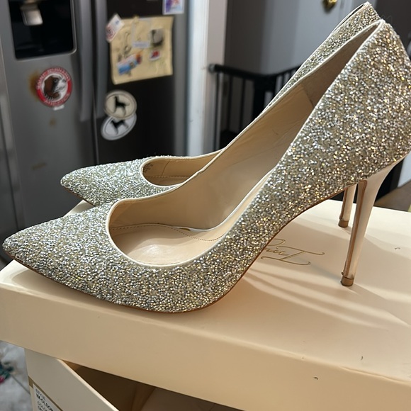 Vince Camuto Bridal heels - Picture 2 of 10